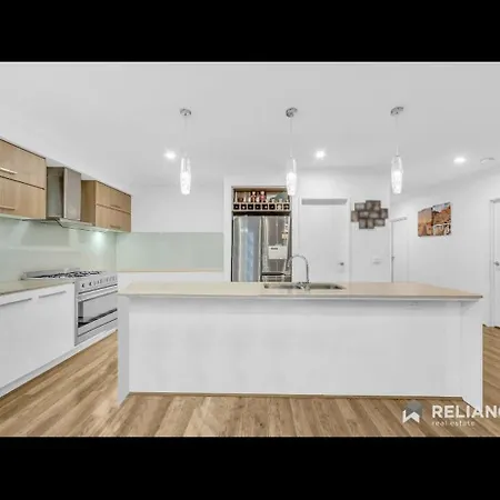 Home Away From Home 22 Mins From Airport And Cbd Truganina Exterior photo