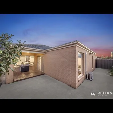 Home Away From Home 22 Mins From Airport And Cbd Truganina Exterior photo
